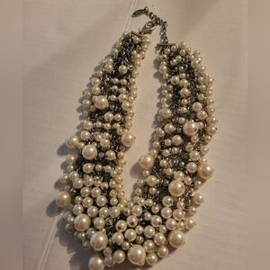 Pearl Cluster Chunky Necklace Paparazzi. Preowned